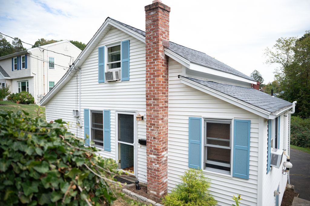 77 Chestnut Street, Branford, CT 06405
