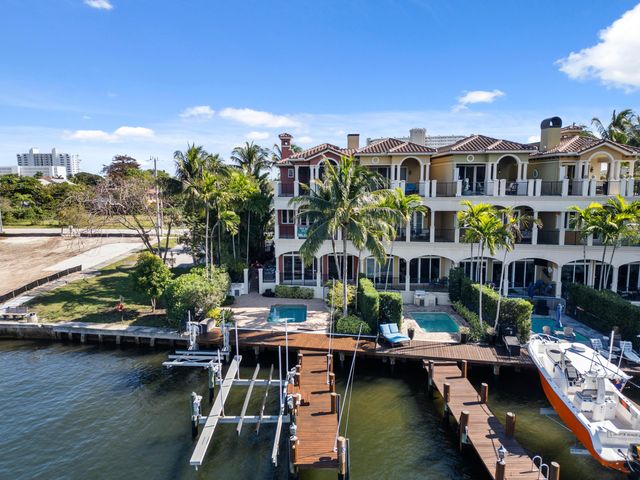 453 NE 19th Avenue D, Deerfield Beach, FL 33441