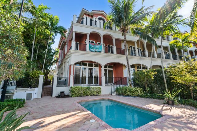 453 NE 19th Avenue D, Deerfield Beach, FL 33441