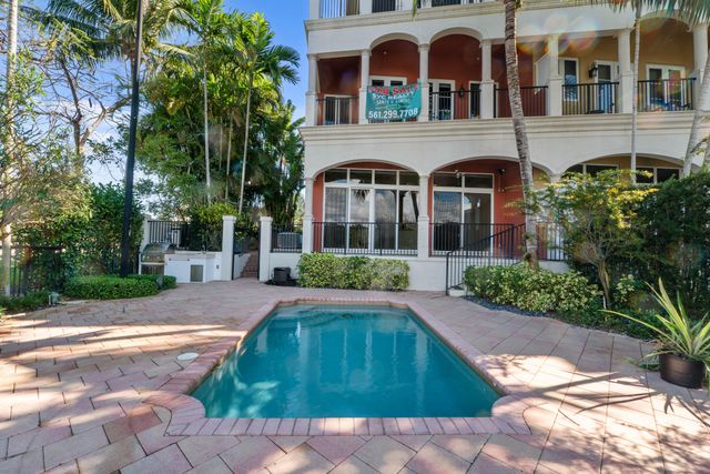 453 NE 19th Avenue D, Deerfield Beach, FL 33441