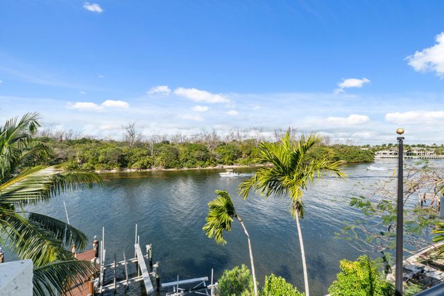 453 NE 19th Avenue D, Deerfield Beach, FL 33441