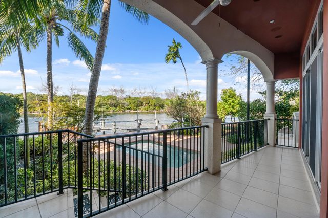 453 NE 19th Avenue D, Deerfield Beach, FL 33441