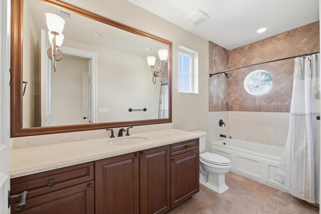 453 NE 19th Avenue D, Deerfield Beach, FL 33441