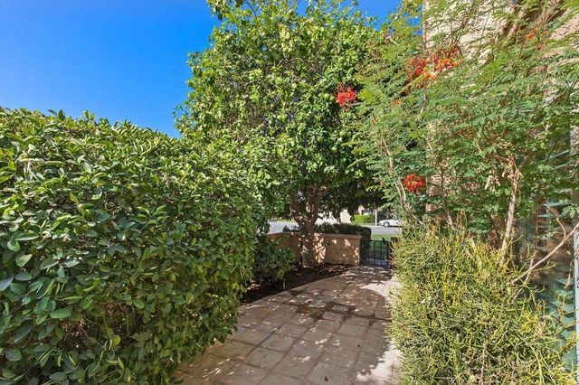 44239 Venice Court, Palm Desert, CA 92260