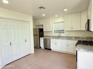 1430 N Columbus Boulevard, Tucson, AZ 85712