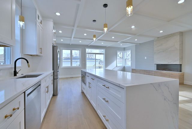 7509 N Oleander Avenue, Chicago, IL 60631