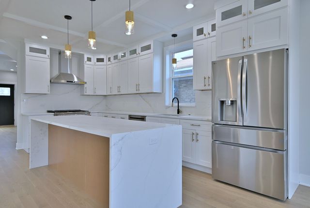 7509 N Oleander Avenue, Chicago, IL 60631