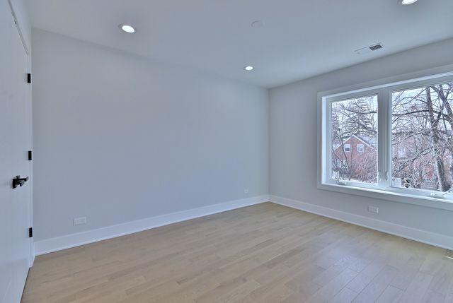 7509 N Oleander Avenue, Chicago, IL 60631