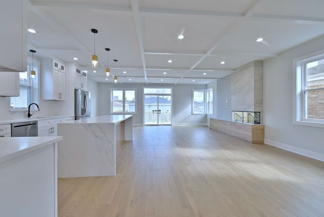 7509 N Oleander Avenue, Chicago, IL 60631