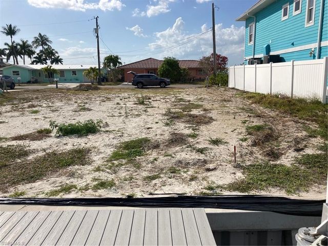 2849 TRIGGERFISH ST, Matlacha, FL 33993