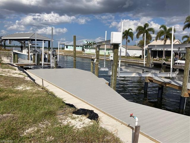 2849 TRIGGERFISH ST, Matlacha, FL 33993