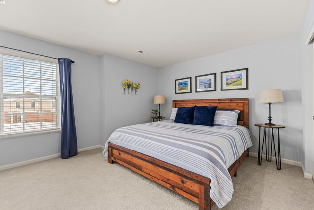 1241 Draper Road, Mchenry, IL 60050