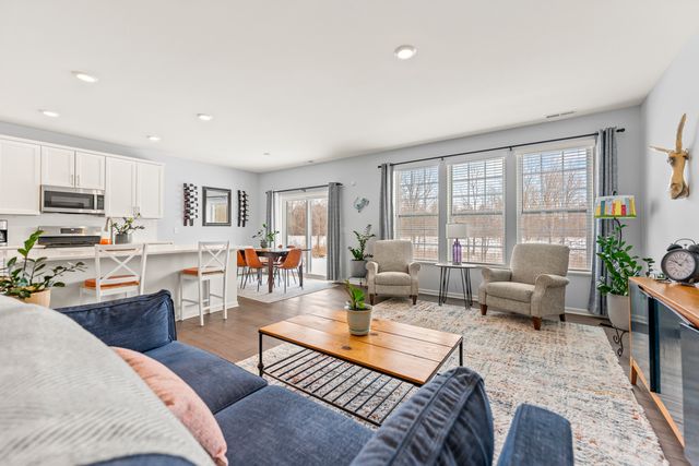 1241 Draper Road, Mchenry, IL 60050