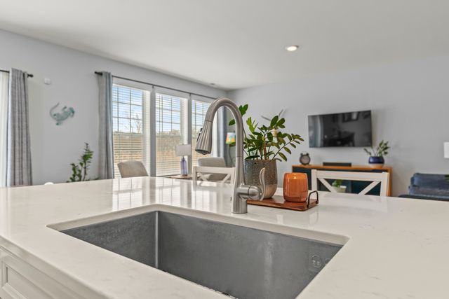 1241 Draper Road, Mchenry, IL 60050