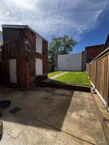1917 S 11th Street, St Louis, MO 63104