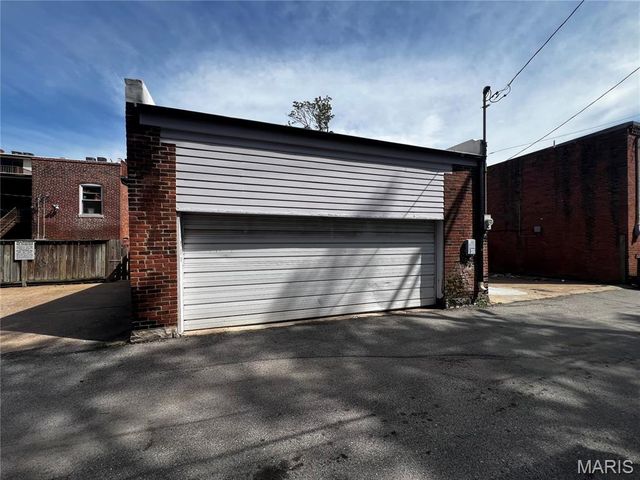 1917 S 11th Street, St Louis, MO 63104