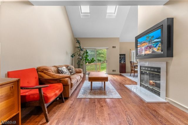 33 Knutsen Dr, West Orange Twp., NJ 07052