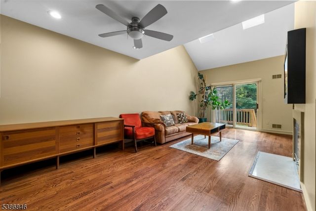 33 Knutsen Dr, West Orange Twp., NJ 07052