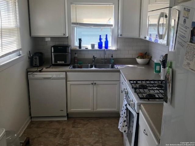 420 BRYN MAWR DR, San Antonio, TX 78209