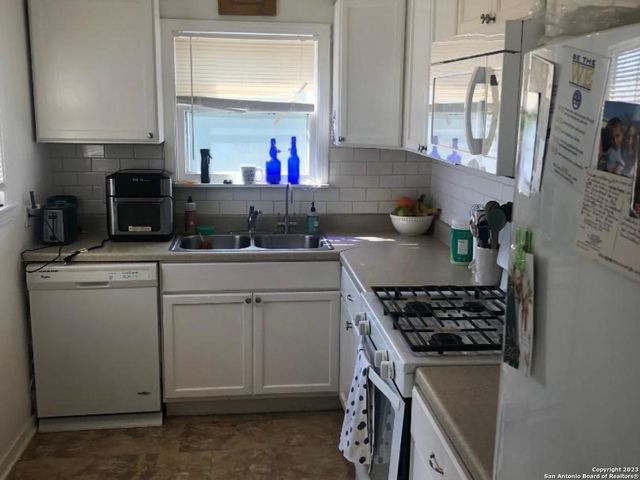 420 BRYN MAWR DR, San Antonio, TX 78209