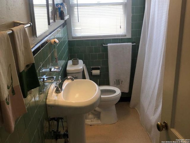 420 BRYN MAWR DR, San Antonio, TX 78209