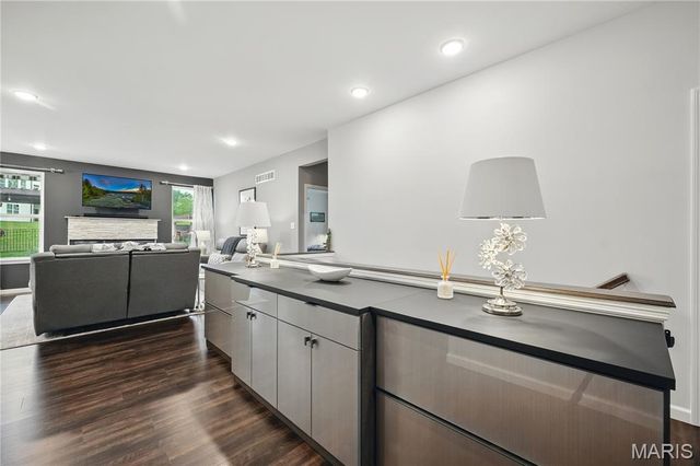 1056 Sandfort Farm Drive, St Charles, MO 63301