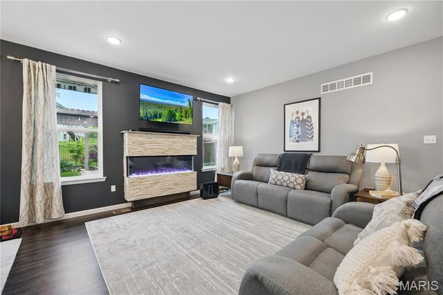 1056 Sandfort Farm Drive, St Charles, MO 63301