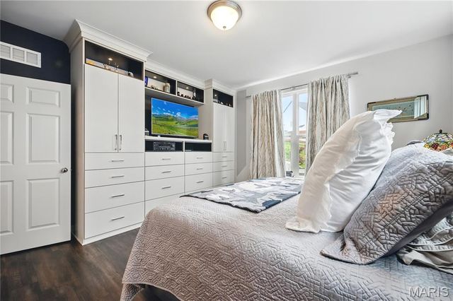 1056 Sandfort Farm Drive, St Charles, MO 63301