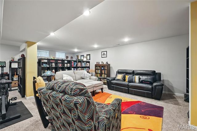 1056 Sandfort Farm Drive, St Charles, MO 63301