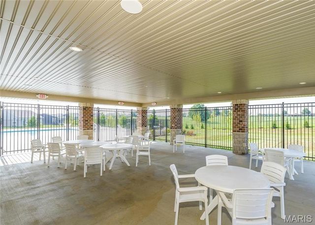 1056 Sandfort Farm Drive, St Charles, MO 63301