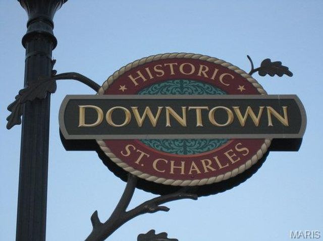 1056 Sandfort Farm Drive, St Charles, MO 63301