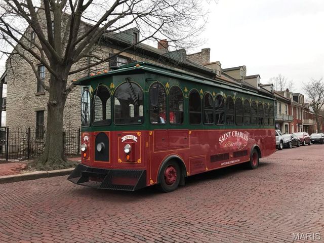 1056 Sandfort Farm Drive, St Charles, MO 63301