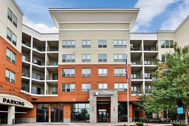 1056 Sandfort Farm Drive, St Charles, MO 63301