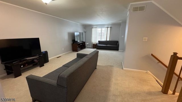 117 Pinehurst Dr, Washington Twp., NJ 07882