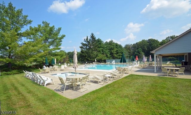 117 Pinehurst Dr, Washington Twp., NJ 07882