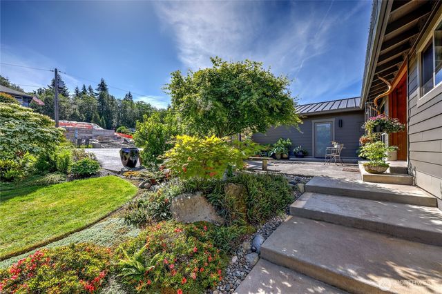 37709 Olympic View Rd NE, Hansville, WA 98340