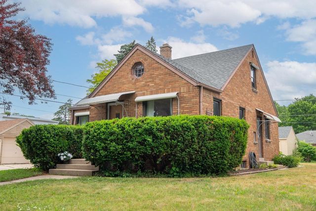 5532 N 11th STREET, Milwaukee, WI 53209