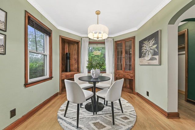 5532 N 11th STREET, Milwaukee, WI 53209