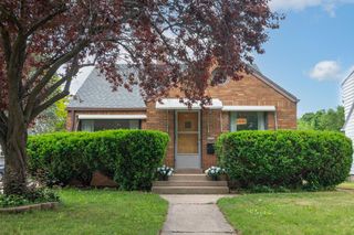 5532 N 11th STREET, Milwaukee, WI 53209