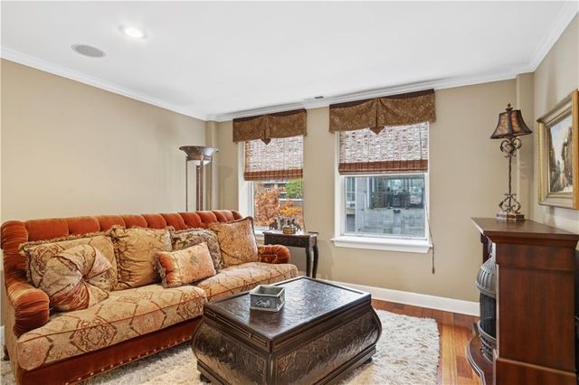 229 Ward Parkway 604B, Kansas City, MO 64112