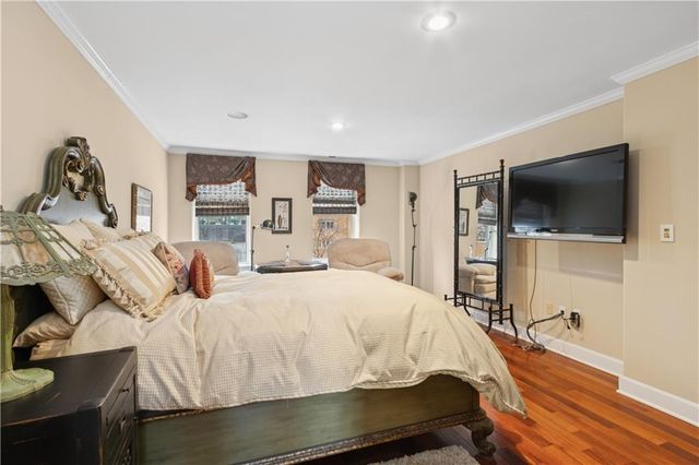 229 Ward Parkway 604B, Kansas City, MO 64112