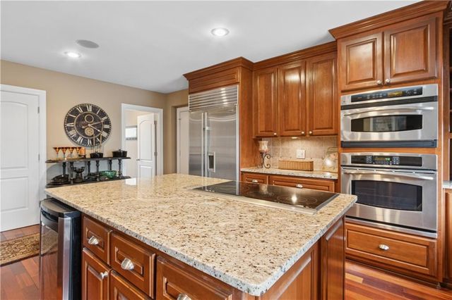 229 Ward Parkway 604B, Kansas City, MO 64112