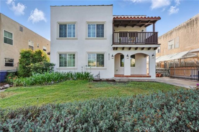 2111 S Bronson, Los Angeles, CA 90018