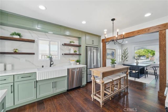 2111 S Bronson, Los Angeles, CA 90018