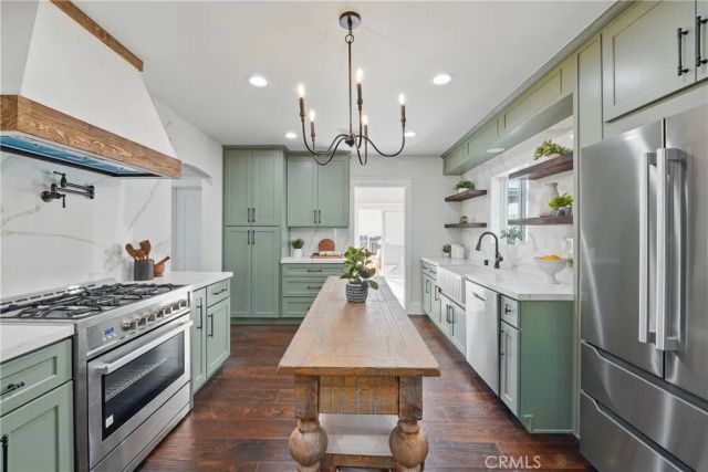 2111 S Bronson, Los Angeles, CA 90018