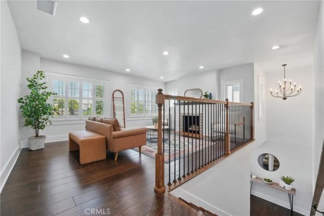 2111 S Bronson, Los Angeles, CA 90018