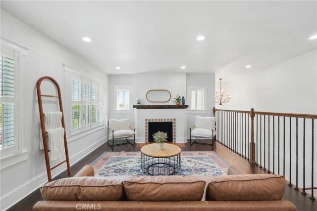 2111 S Bronson, Los Angeles, CA 90018