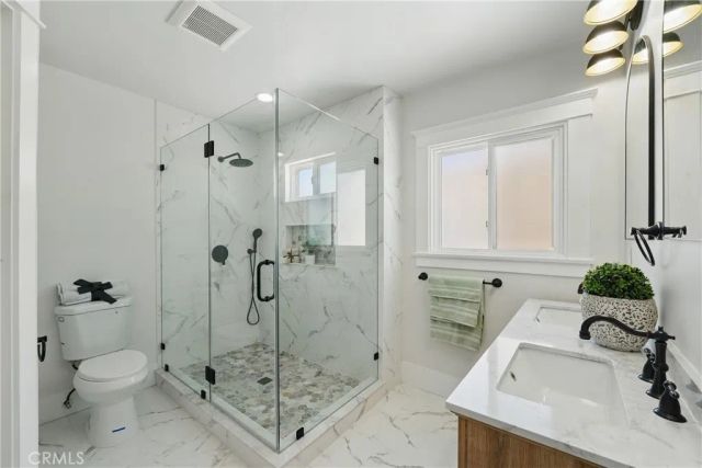 2111 S Bronson, Los Angeles, CA 90018