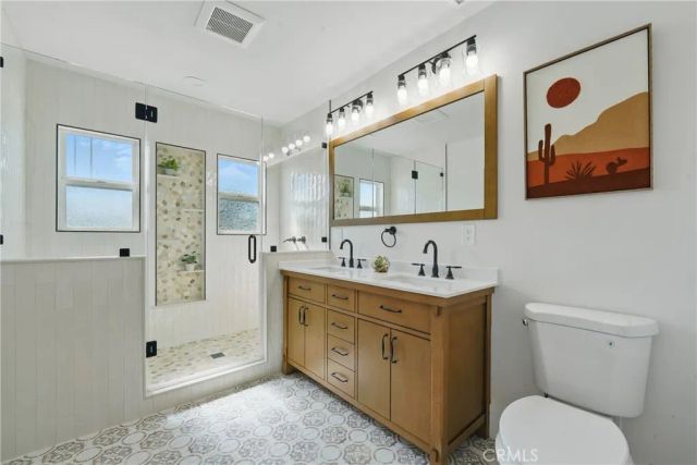 2111 S Bronson, Los Angeles, CA 90018
