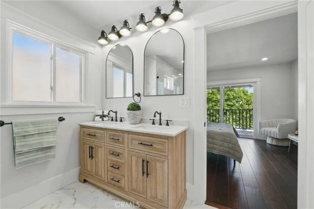 2111 S Bronson, Los Angeles, CA 90018